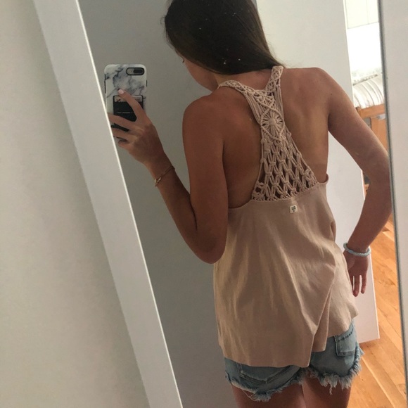 Halter cutout tank top - Picture 3 of 4